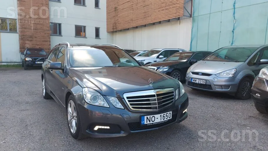 Mercedes-Benz E-Class 2009 photo 3