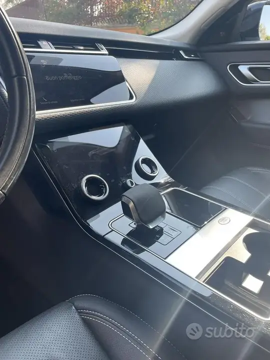 Land Rover Range Rover Velar 2021 photo 4