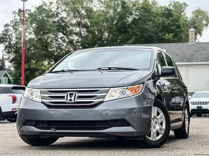 Honda Odyssey 2012 photo 4