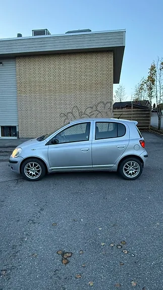 Toyota Yaris 2004 photo 3