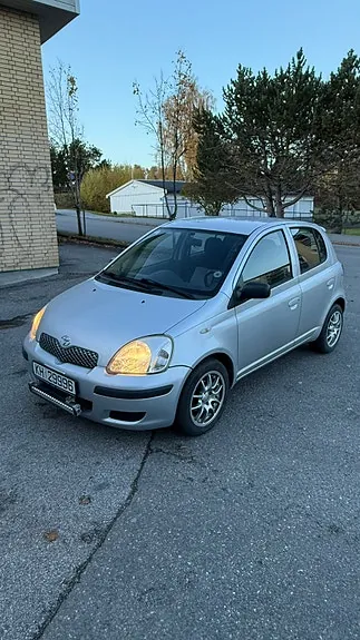 Toyota Yaris 2004 photo 2