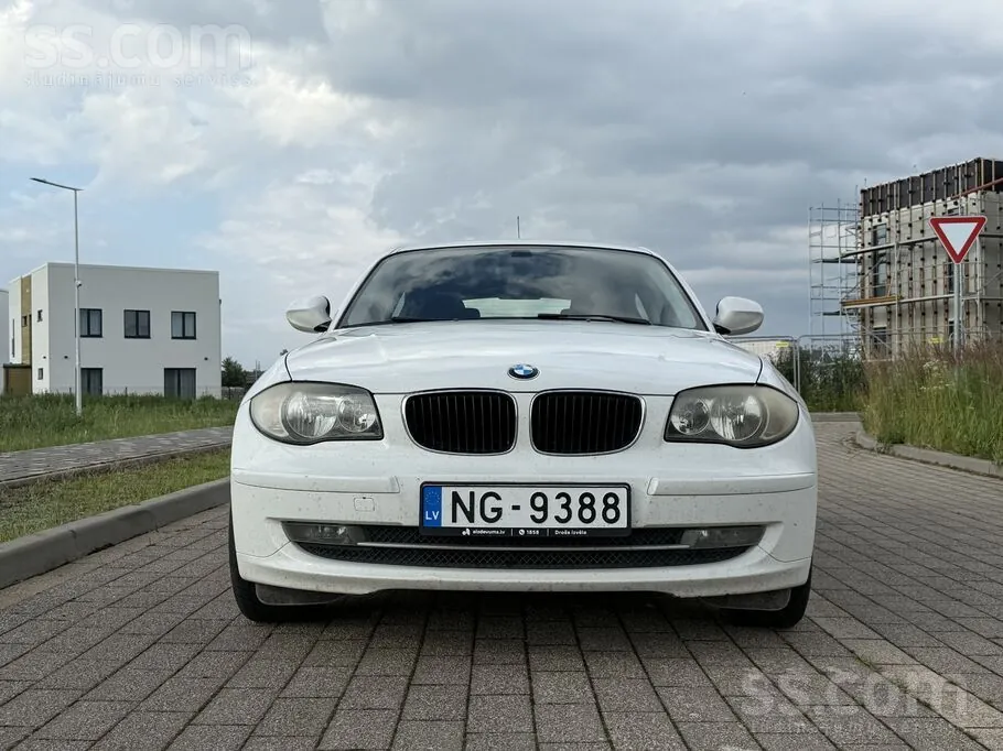 BMW 116 2010 photo 2