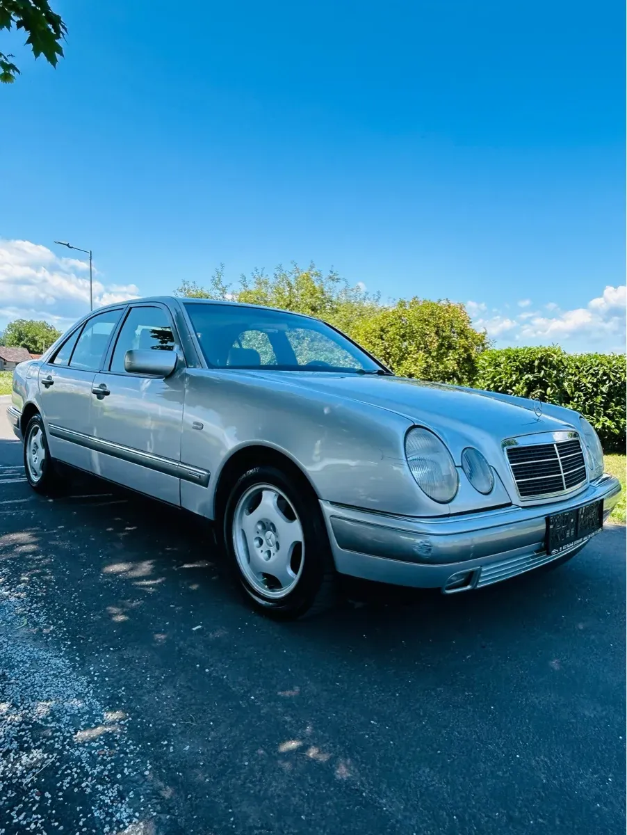 Mercedes-Benz E-Class 1996 photo 3