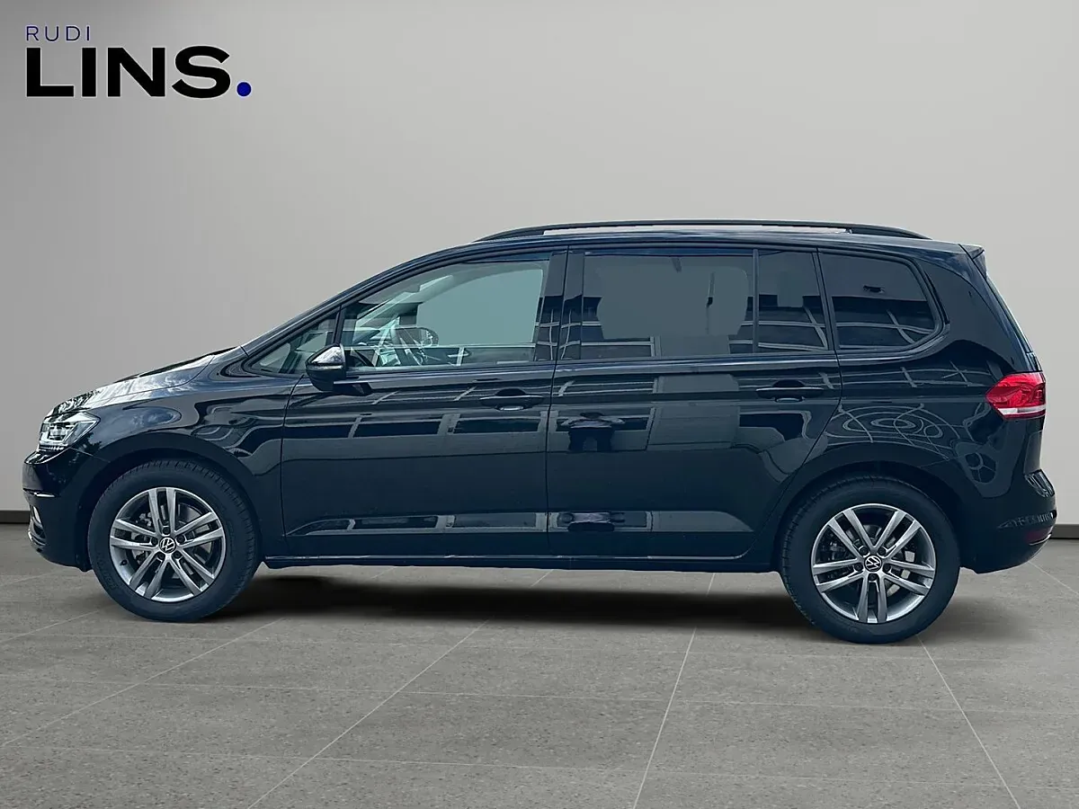 Volkswagen Touran 2026 photo 2
