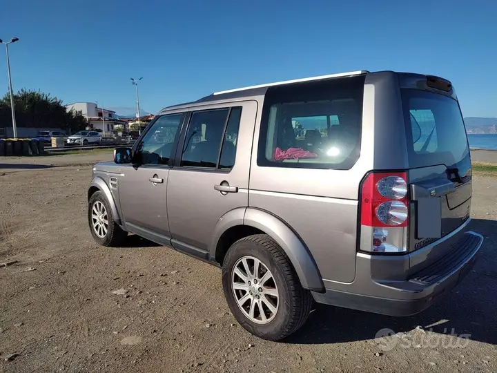 Land Rover Discovery 2010 photo 3