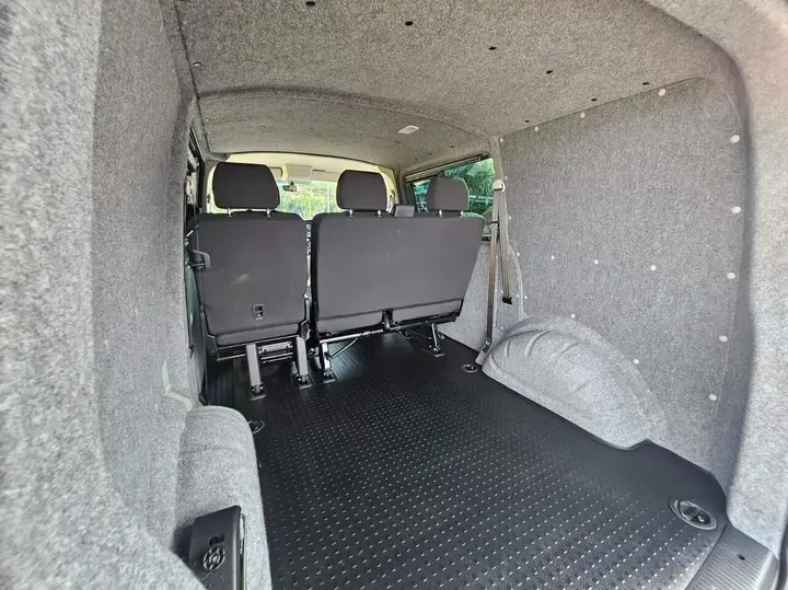 Volkswagen Transporter 2023 photo 2