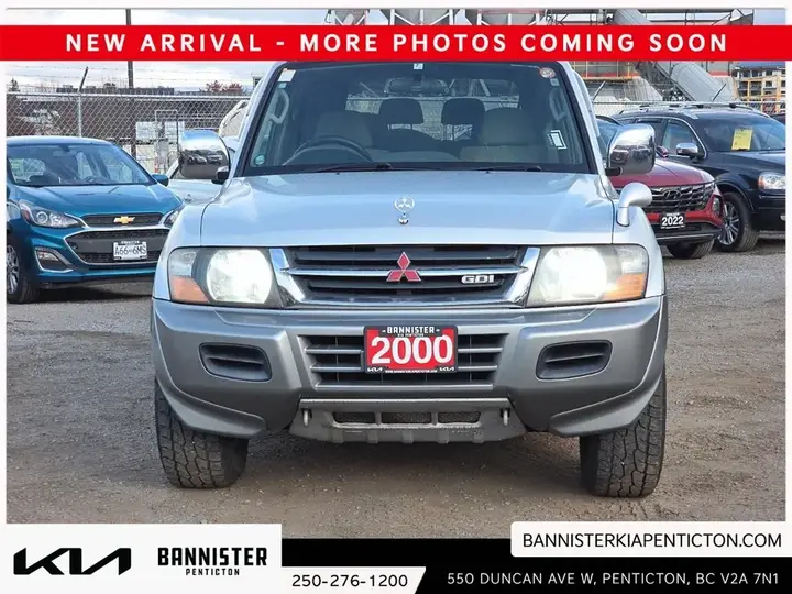 Mitsubishi Pajero 2000 photo 2