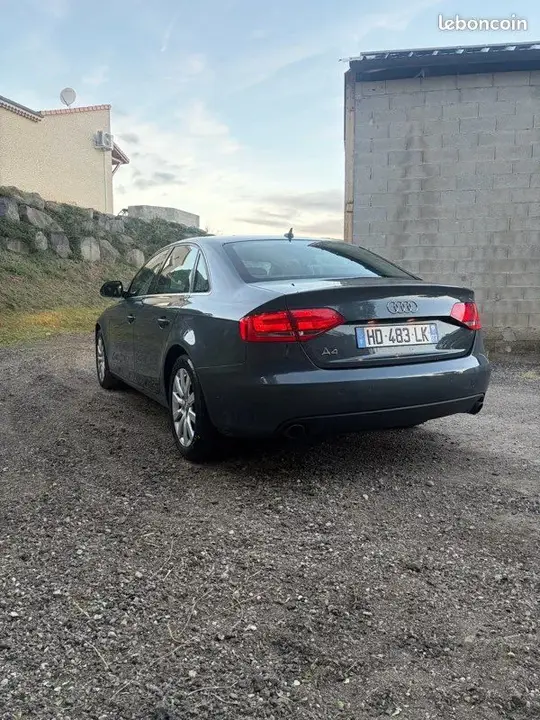 Audi A4 2008 photo 2