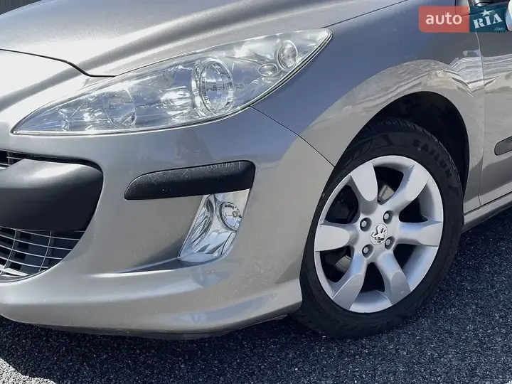 Peugeot 308 2010 photo 4