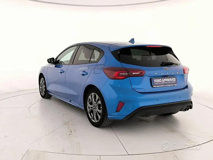 Ford Focus 2023 photo 4