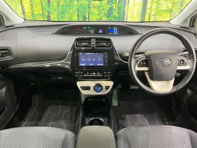 Toyota Prius 2018 photo 2