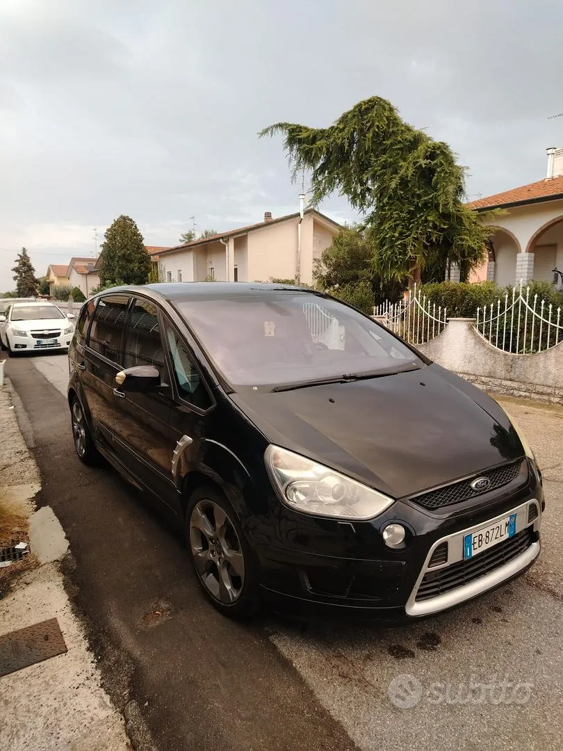 Ford S-Max 2010 photo 3