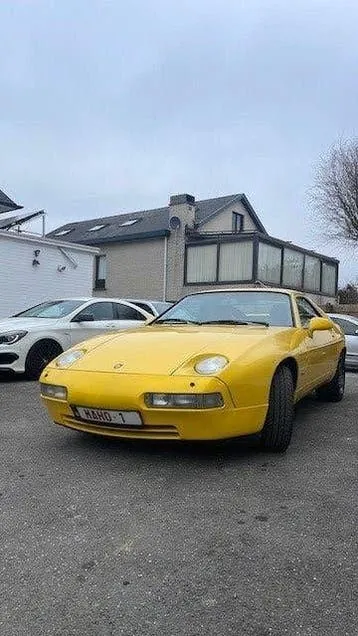 Porsche 928