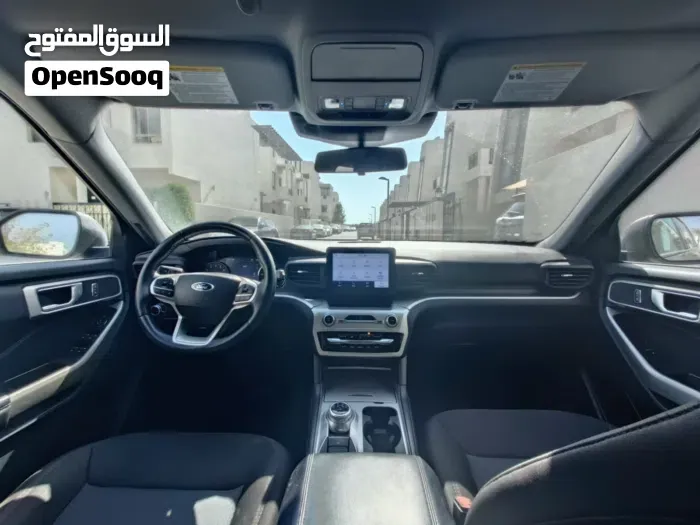 Ford Explorer 2022 photo 2