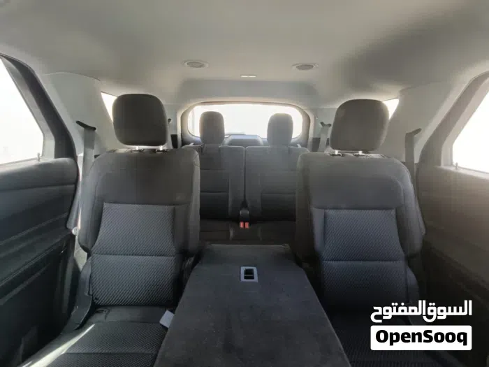 Ford Explorer 2022 photo 3