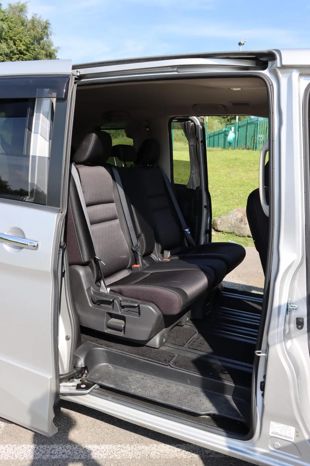 Nissan Serena 2016 photo 5