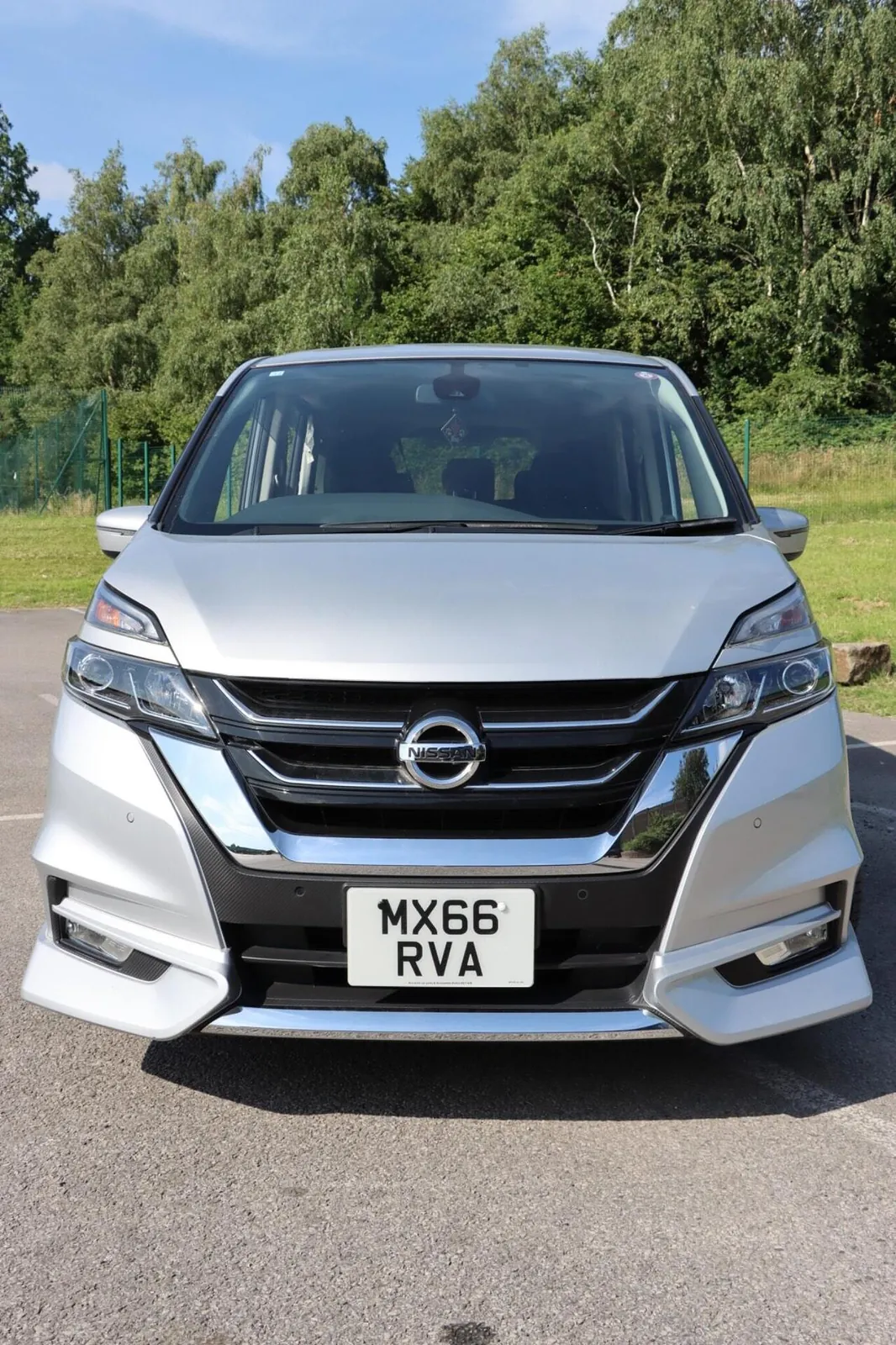 Nissan Serena 2016 photo 3