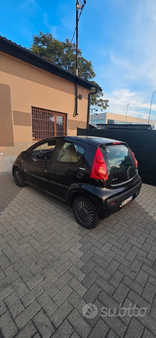 Peugeot 107 2008 photo 2