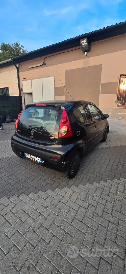 Peugeot 107 2008 photo 4