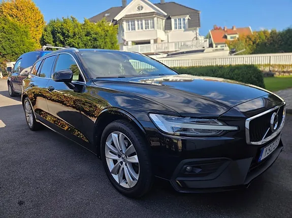 Volvo V60 2019 photo 2