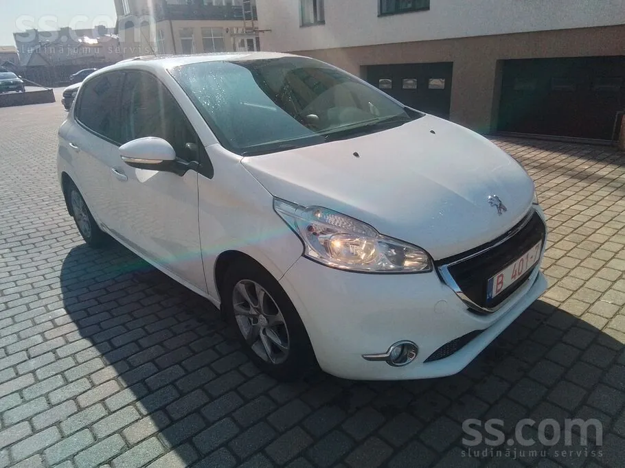 Peugeot 208