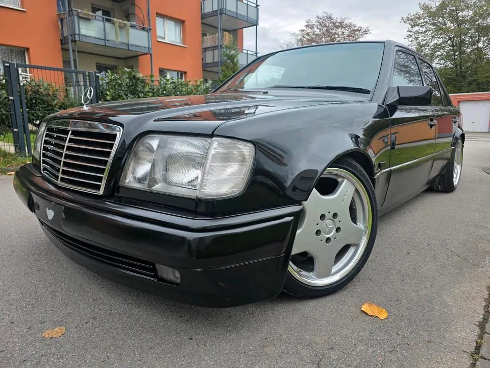 Mercedes-Benz W124