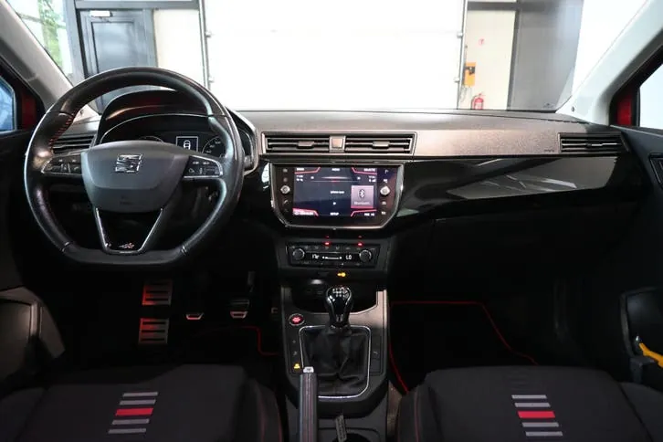 Seat Ibiza 2017 photo 2