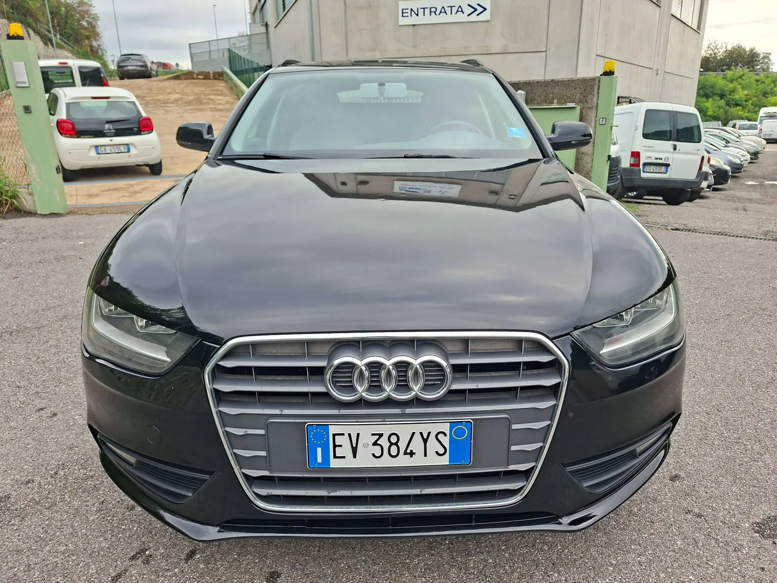 Audi A4 2014 photo 2
