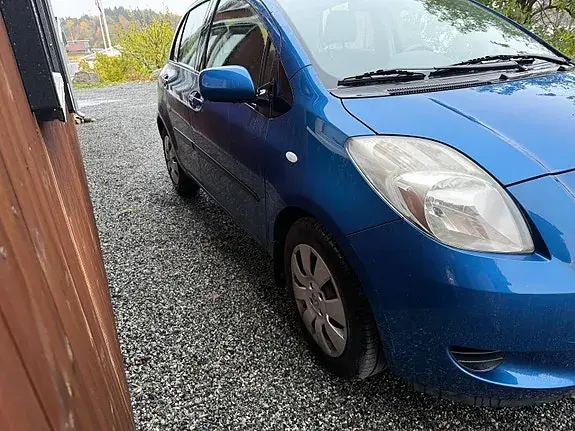 Toyota Yaris 2006 photo 2