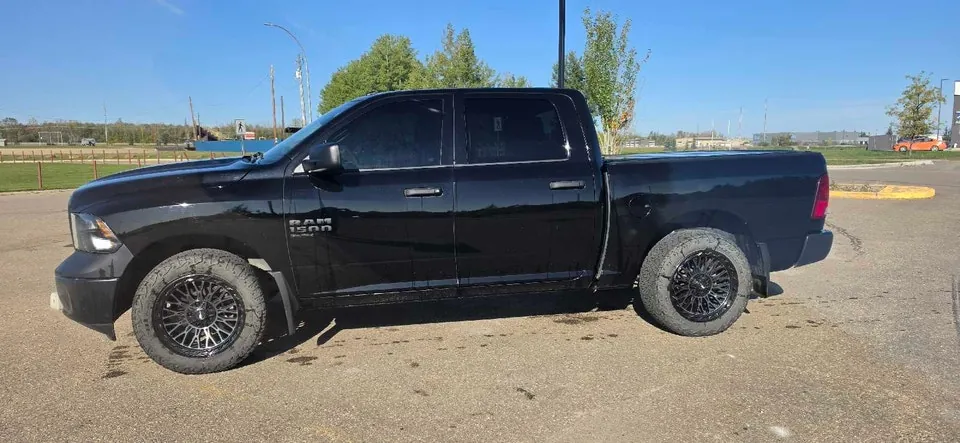 Ram 1500 Classic 2023 photo 2
