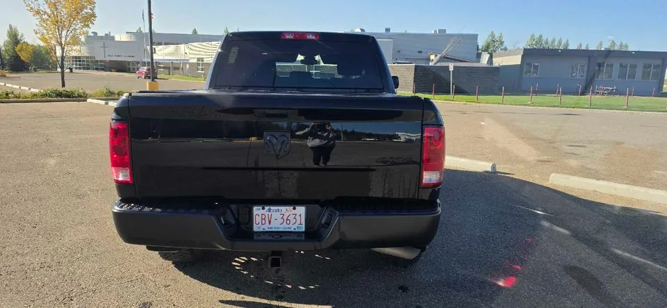 Ram 1500 Classic 2023 photo 3