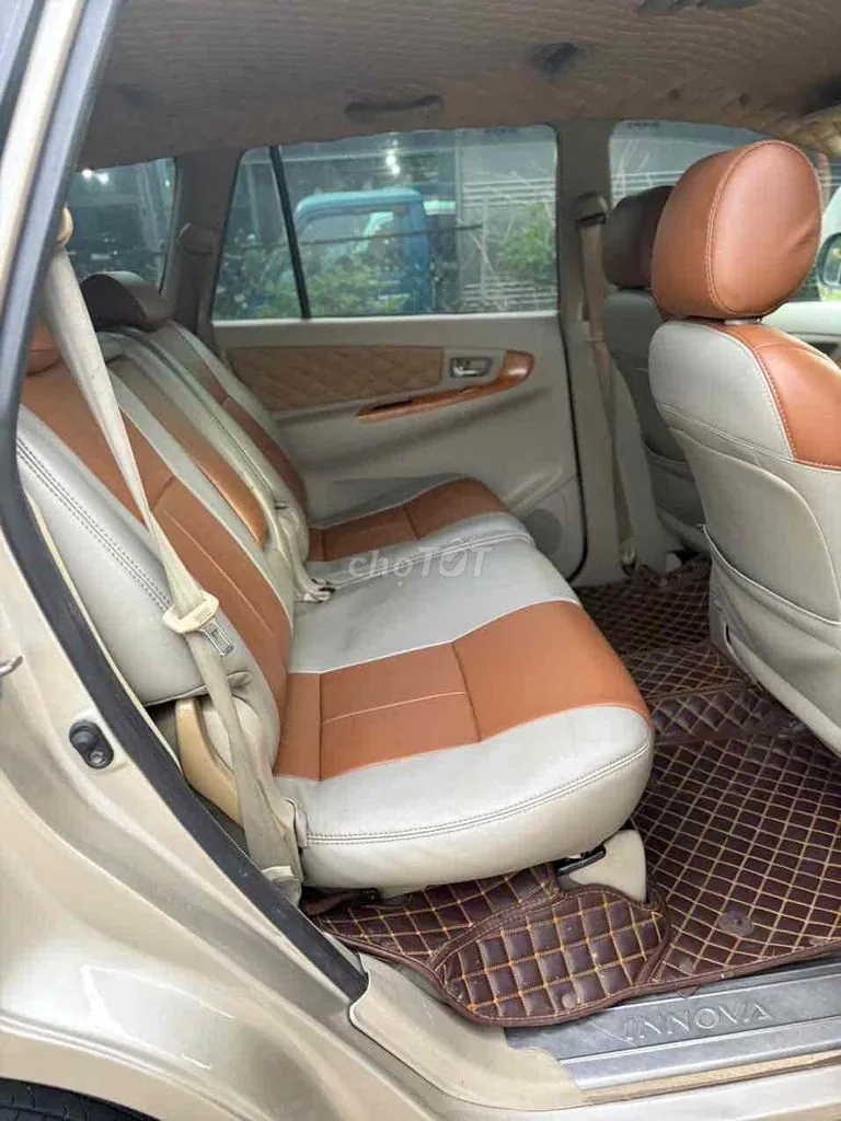 Toyota Innova 2011 photo 4