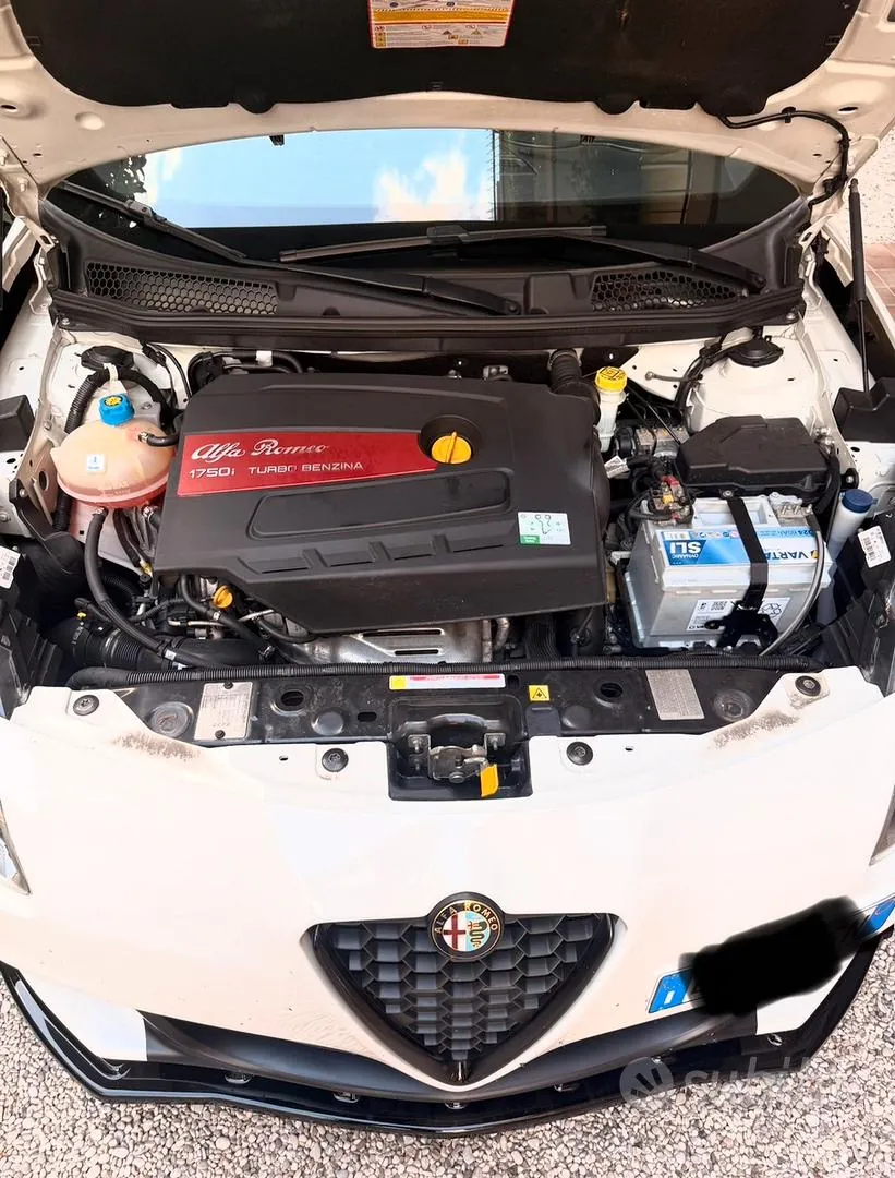 Alfa Romeo Giulietta 2014 photo 2