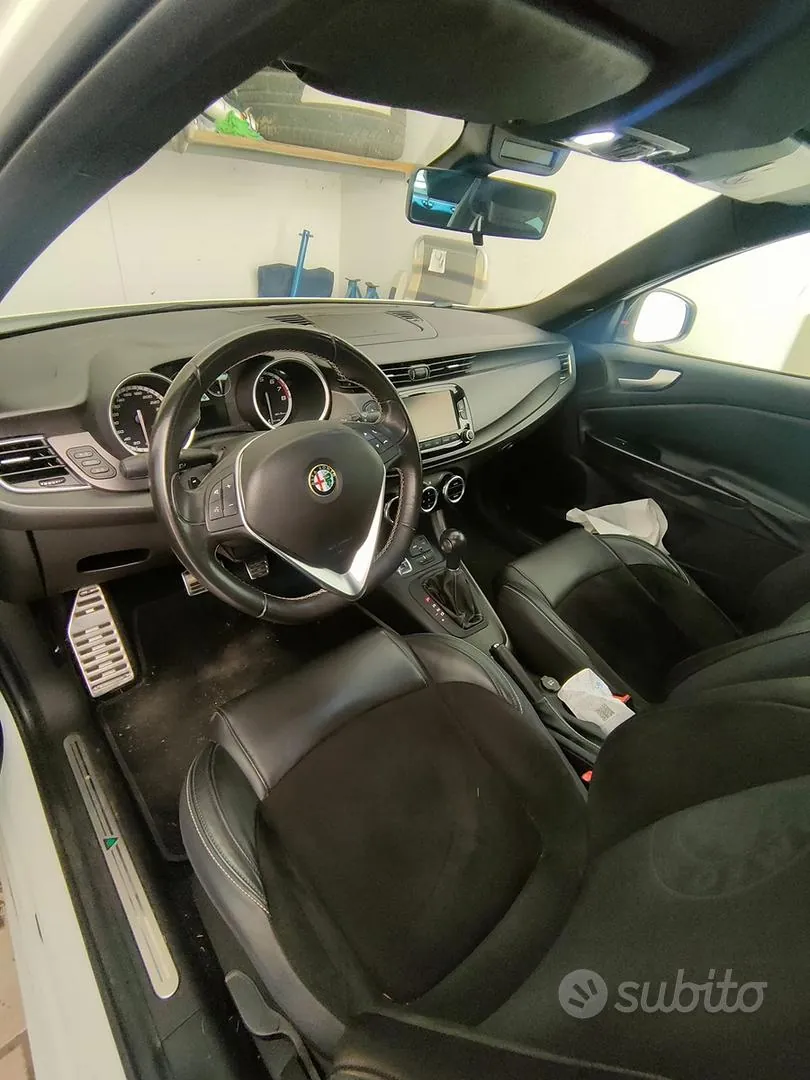 Alfa Romeo Giulietta 2014 photo 3