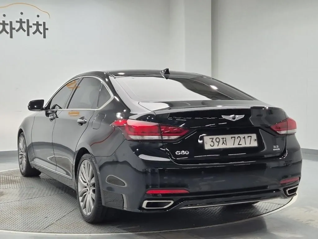 Genesis G80 2017 photo 2