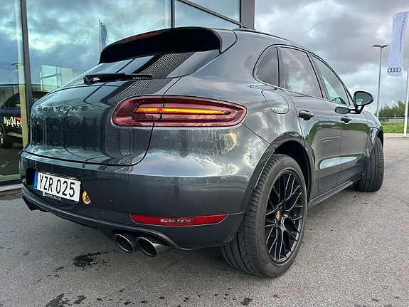 Porsche Macan Gts 2018 photo 2