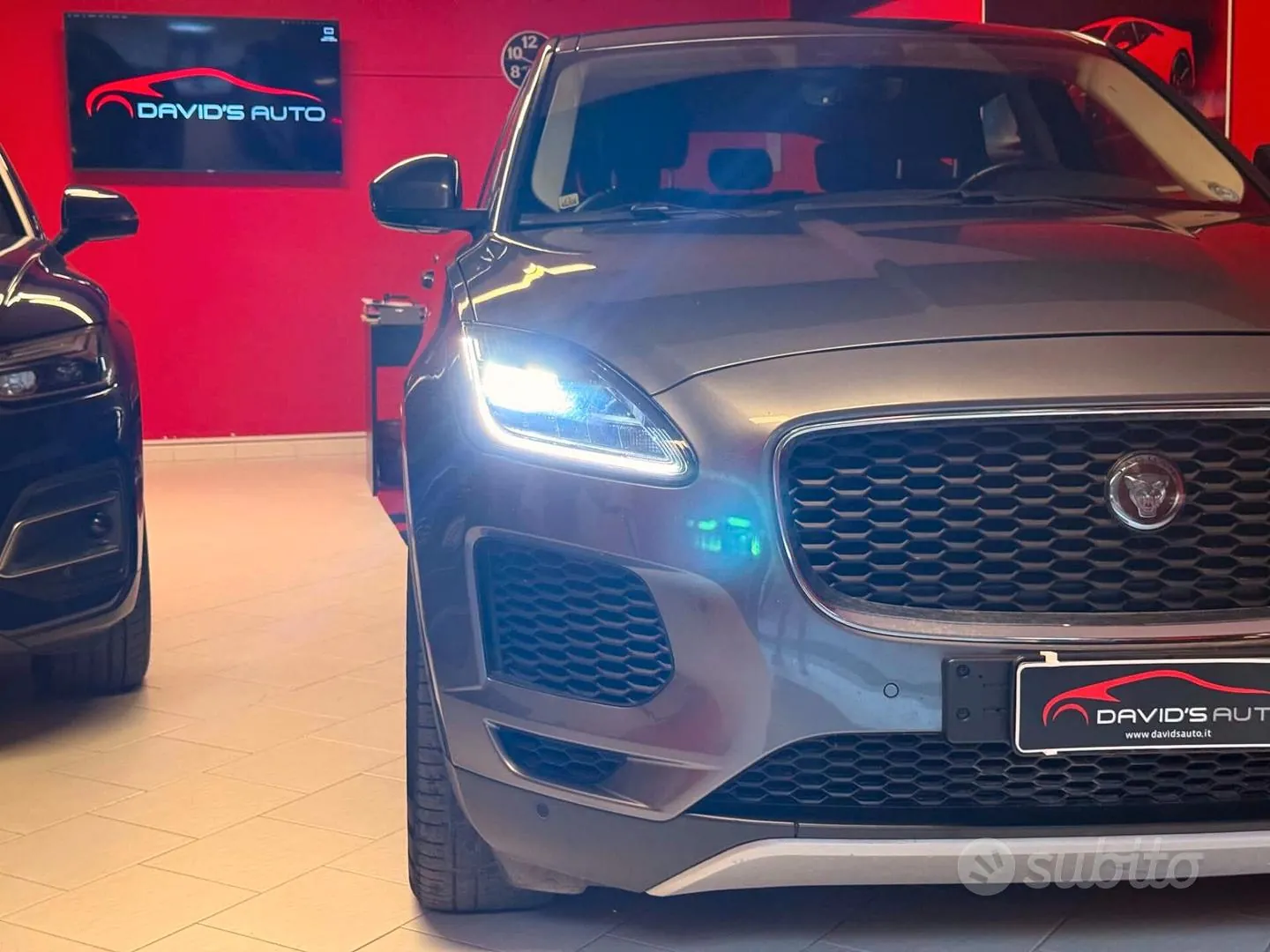 Jaguar E-Pace 2018 photo 3