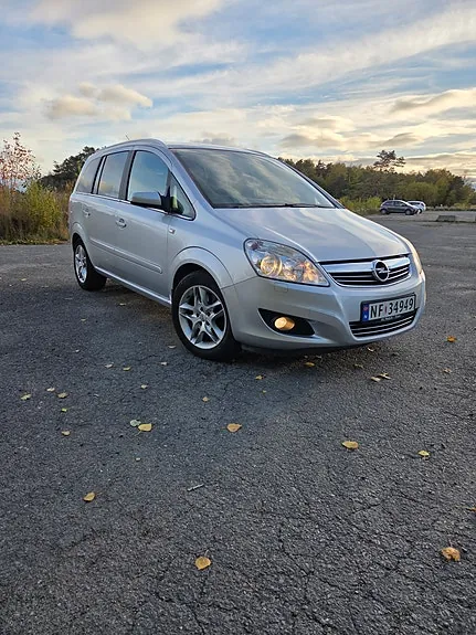 Opel Zafira 2009 photo 2