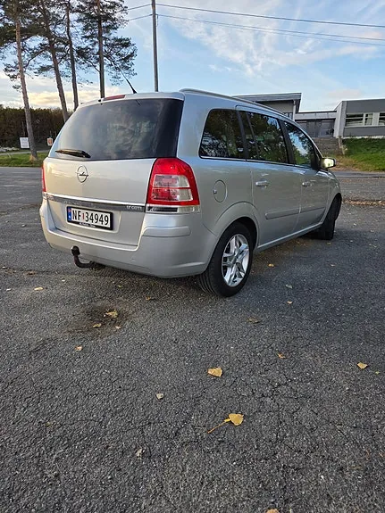 Opel Zafira 2009 photo 3