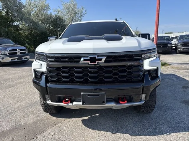 Chevrolet Silverado 1500 2024 photo 2