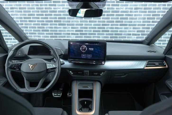 Seat Born 2022 photo 2