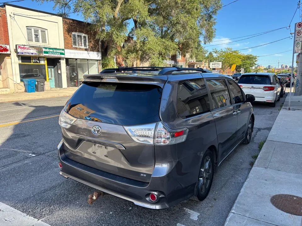 Toyota Sienna 2017 photo 4