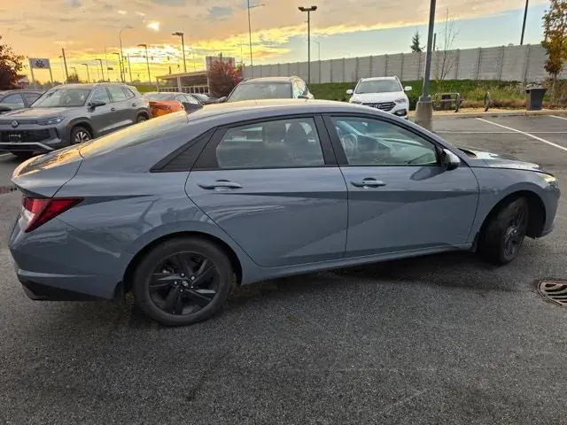 Hyundai Elantra 2023 photo 3