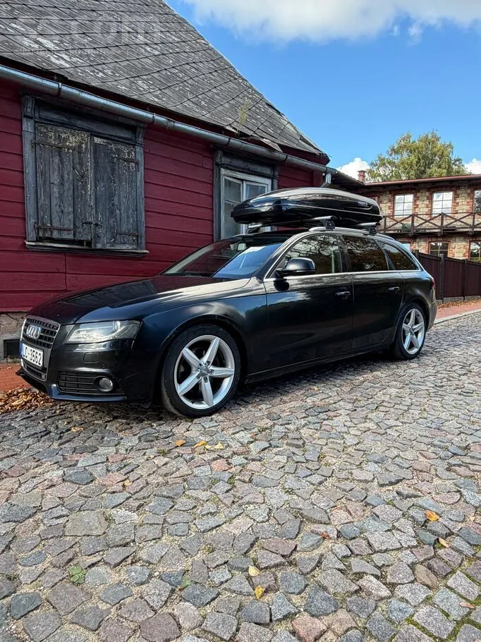 Audi A4 2009 photo 2