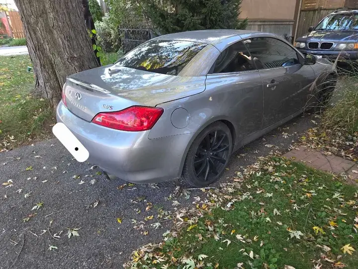 Infiniti G37 2009 photo 2