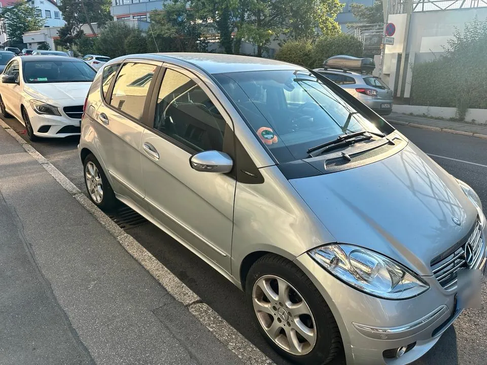 Mercedes-Benz A200