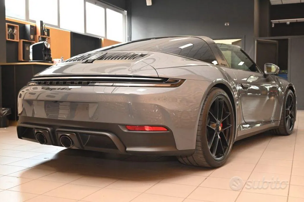 Porsche 911 Targa 4 Gts 2026 photo 3