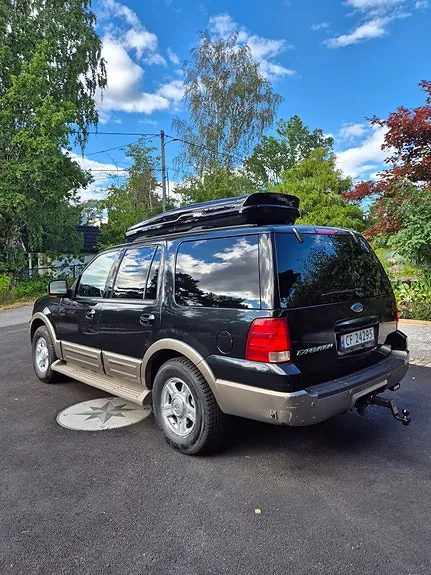 Ford Expedition 2003 photo 2
