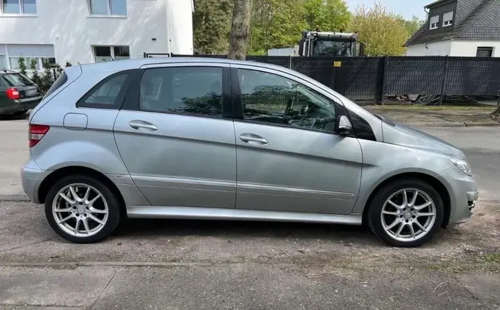 Mercedes-Benz B 170