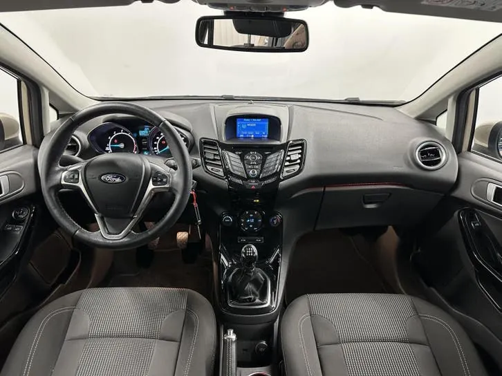 Ford Fiesta 2017 photo 2